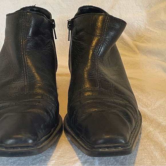Women’s black Seibel ankle boots. 1” heel. Side zipper. Size 10 / 40. - Picture 3 of 9